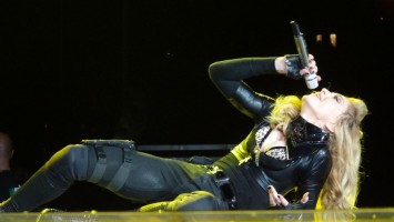 MDNA Tour - Florence - 16 June 2012 - Vimilon (2)