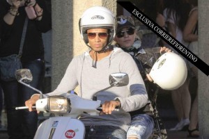 Madonna shopping at Ponte Vecchio in Florence, Italy - 15 June 2012 (7)