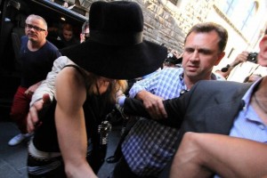 Madonna visiting the Uffizi Gallery, Florence - 17 June 2012 (9)