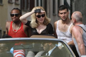 On the set of Turn up the Radio - Florence - Madonna (38)