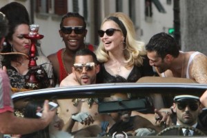 On the set of Turn up the Radio - Florence - Madonna (44)