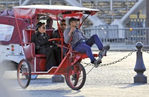 Madonna visiting the Notre Dame in Paris (3)