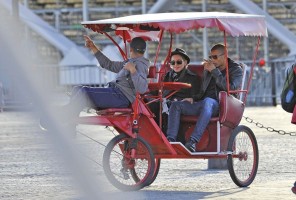 Madonna visiting the Notre Dame in Paris (5)