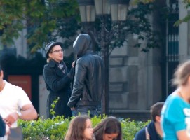 Madonna visiting the Notre Dame in Paris (10)