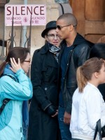 Madonna visiting the Notre Dame in Paris (15)