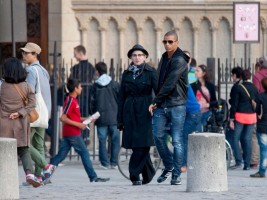 Madonna visiting the Notre Dame in Paris (19)