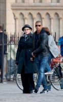 Madonna visiting the Notre Dame in Paris (20)