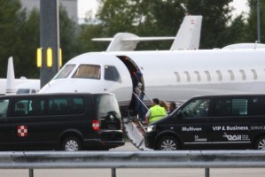 Madonna landing at the International Airport, Vienna (1)