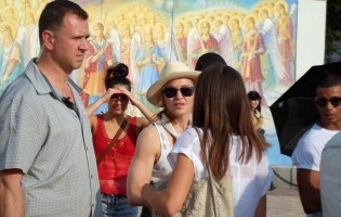 Madonna out and about in Kiev - 3 August 2012 (8)