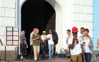 Madonna out and about in Kiev - 3 August 2012 (14)