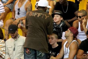 Madonna attends AfroReggae in Rio de Janeiro (3)
