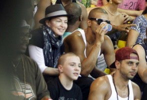 Madonna attends AfroReggae in Rio de Janeiro (15)