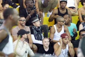 Madonna attends AfroReggae in Rio de Janeiro (17)