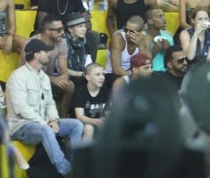 Madonna attends AfroReggae in Rio de Janeiro - Part 2 (29)