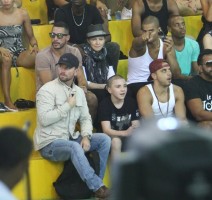 Madonna attends AfroReggae in Rio de Janeiro - Part 2 (30)
