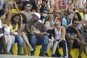 Madonna attends AfroReggae in Rio de Janeiro - Part 2 (37)