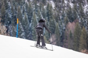 Madonna skiing in Gstaad, Switzerland - Part 2 (24)