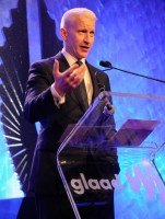 Madonna dressed up as boy scout at the GLAAD Media Awards - Anderson Cooper - Backstage - HQ (6)