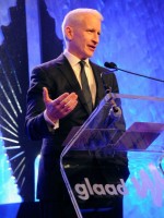 Madonna dressed up as boy scout at the GLAAD Media Awards - Anderson Cooper - Backstage - HQ (7)