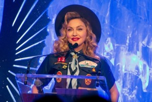Madonna dressed up as boy scout at the GLAAD Media Awards - Anderson Cooper - Backstage - HQ (14)