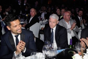 Madonna dressed up as boy scout at the GLAAD Media Awards - Anderson Cooper - Backstage - HQ (25)