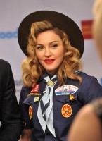 Madonna dressed up as boy scout at the GLAAD Media Awards - Anderson Cooper - Backstage - HQ (60)