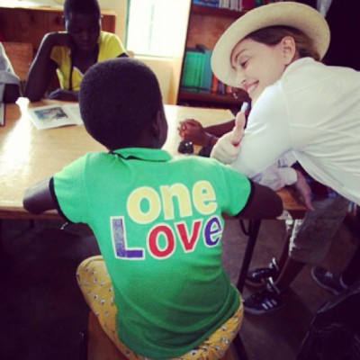20130406-pictures-madonna-instagram-namitete-01