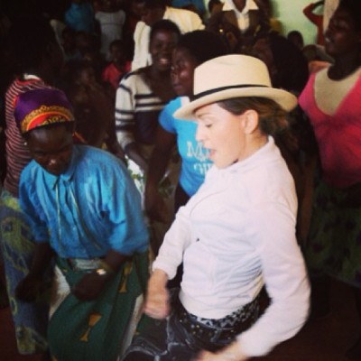 20130406-pictures-madonna-instagram-namitete-02