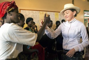 Madonna visits Mphandula Childrencare Centre in Namitete, Malawi - 5 April 2013 (4)