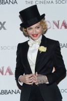 Madonna MDNA Tour Premiere Screening New York Paris Theather Part 2 (3)