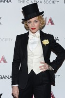 Madonna MDNA Tour Premiere Screening New York Paris Theather Part 2 (7)