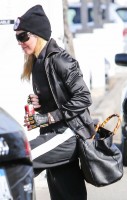Madonna spotted in Los Angeles wearing No Excuses beanie - 25 January 2014 (9)