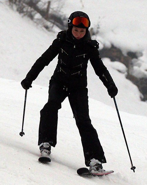 Madonna spotted skiing in Gstaad, Switzerland - 2 January 2015 (6)