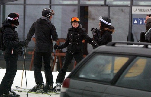 Madonna spotted skiing in Gstaad, Switzerland - 2 January 2015 (8)