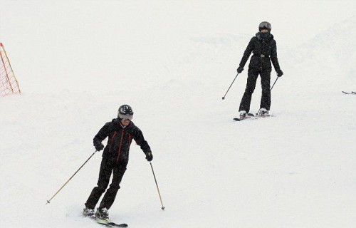 Madonna spotted skiing in Gstaad, Switzerland - December 2014 (4)