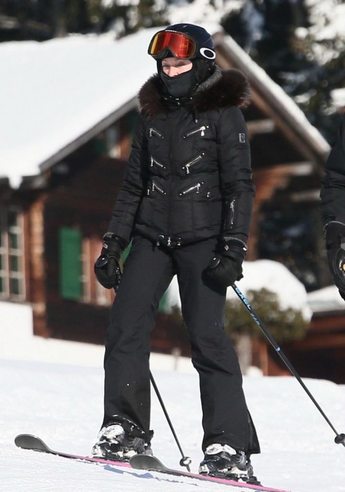 Madonna spotted skiing in Gstaad, Switzerland - 31 December 2014 (1)