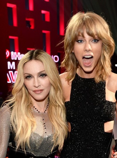Madonna at the iHeartRadio Music Awards and Taylor Swift (6)