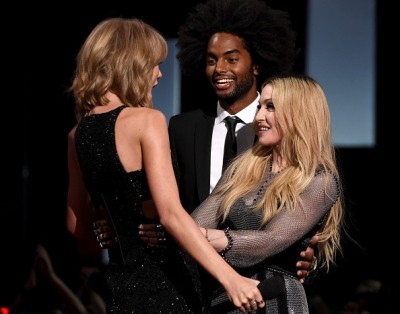 Madonna at the iHeartRadio Music Awards and Taylor Swift (15)