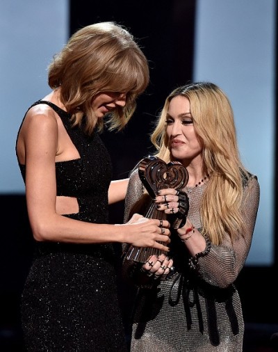 Madonna at the iHeartRadio Music Awards and Taylor Swift (25)