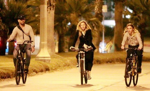 Madonna out and about in Los Angeles - 27 October 2015 - Pictures (12)