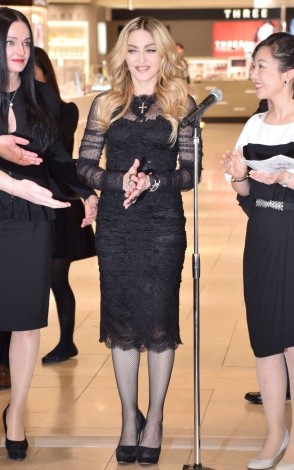 Madonna promotes MDNA Skin in Tokyo - 15 February 2016 (5)