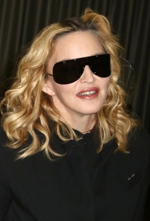 Madonna leaving New York, arriving in London Heathrow - 12 September 2016 (5)