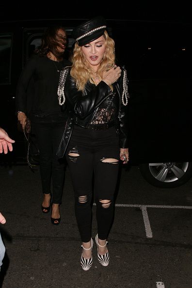 Madonna out and about in London 27 October 2016 - Pictures (17)