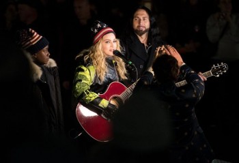 Madonna performs 5 acoustic songs at Washington Square Park  New York (2)