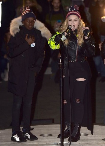 Madonna performs 5 acoustic songs at Washington Square Park  New York (26)