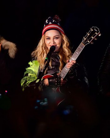 Madonna performs 5 acoustic songs at Washington Square Park  New York (37)