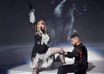 Madonna performs Medellín at the 2019 Billboard Music Awards - 1 May 2019 - Pictures (13)