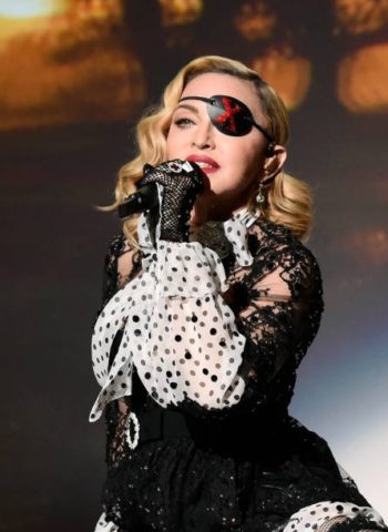 Madonna performs Medellín at the 2019 Billboard Music Awards - 1 May 2019 - Pictures (11)