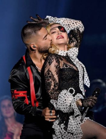 Madonna performs Medellín at the 2019 Billboard Music Awards - 1 May 2019 - Pictures (7)