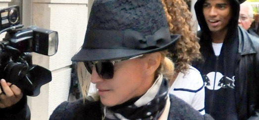 Madonna at the Kabbalah Centre in New York [12 November 2011 – HQ Pictures]